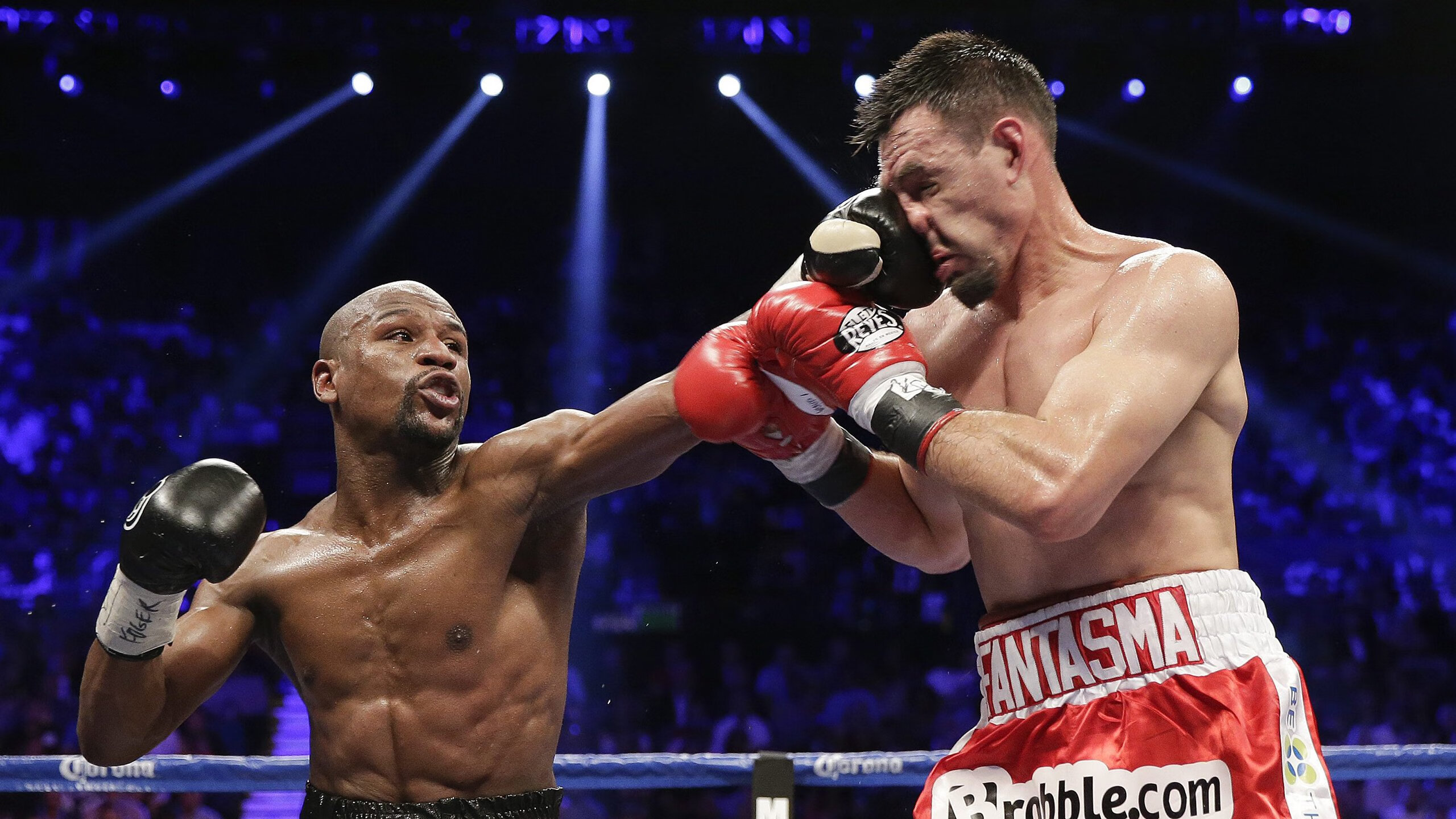 雄鹿击溃北京队，当利拉德的防守成为利刃