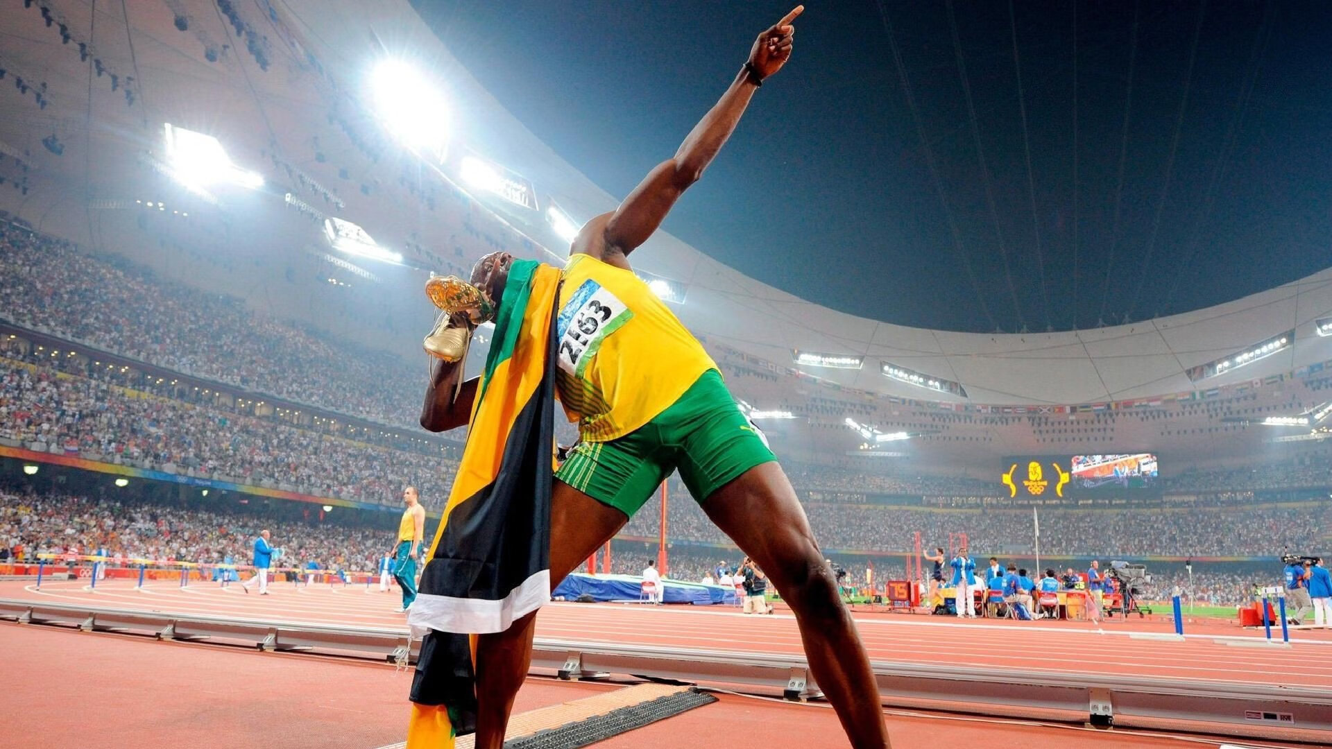 深圳队连续得分压制辽宁队，武切维奇发挥堪称完美