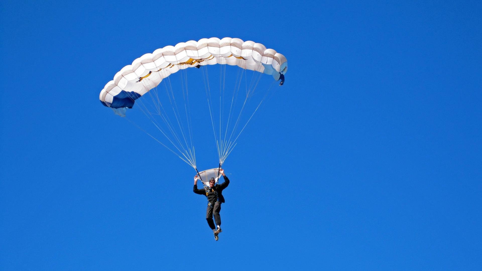 布克成为胜负手，深圳队掀翻勇士